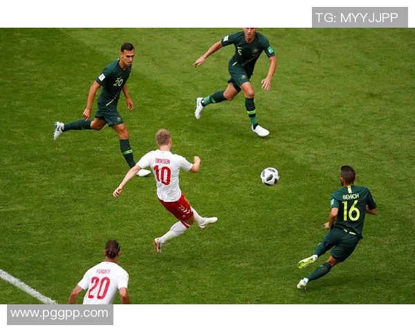 丹麦与澳大利亚足球比赛现场直播全程回顾及精彩瞬间分析